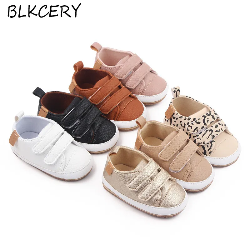 Första Walkers Fashion Baby Sports Sneakers Boy Crib Shoes Spädbarn Tenis TODDLER GIRL RUBBER Sole Antislip Leather Moccasins Born Footwear 230726