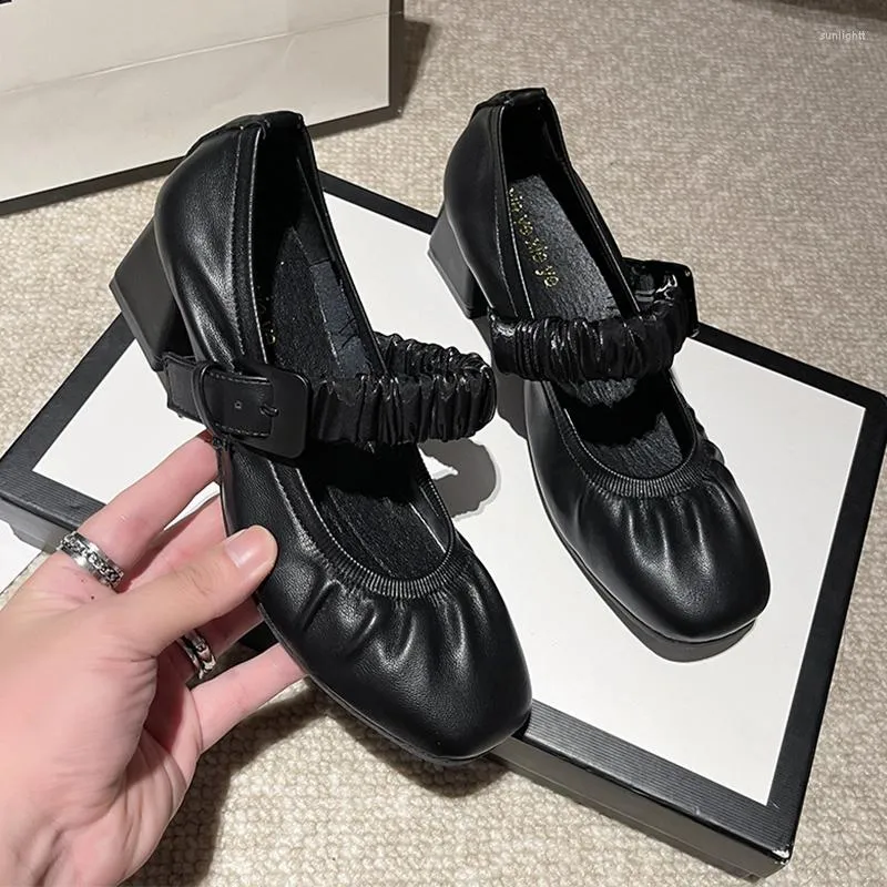 Sapatos sociais 2023 outono tendência mulheres sandálias salto médio Marie Jane Chunky Moda Lolita Bombas de marca Casual Fivela