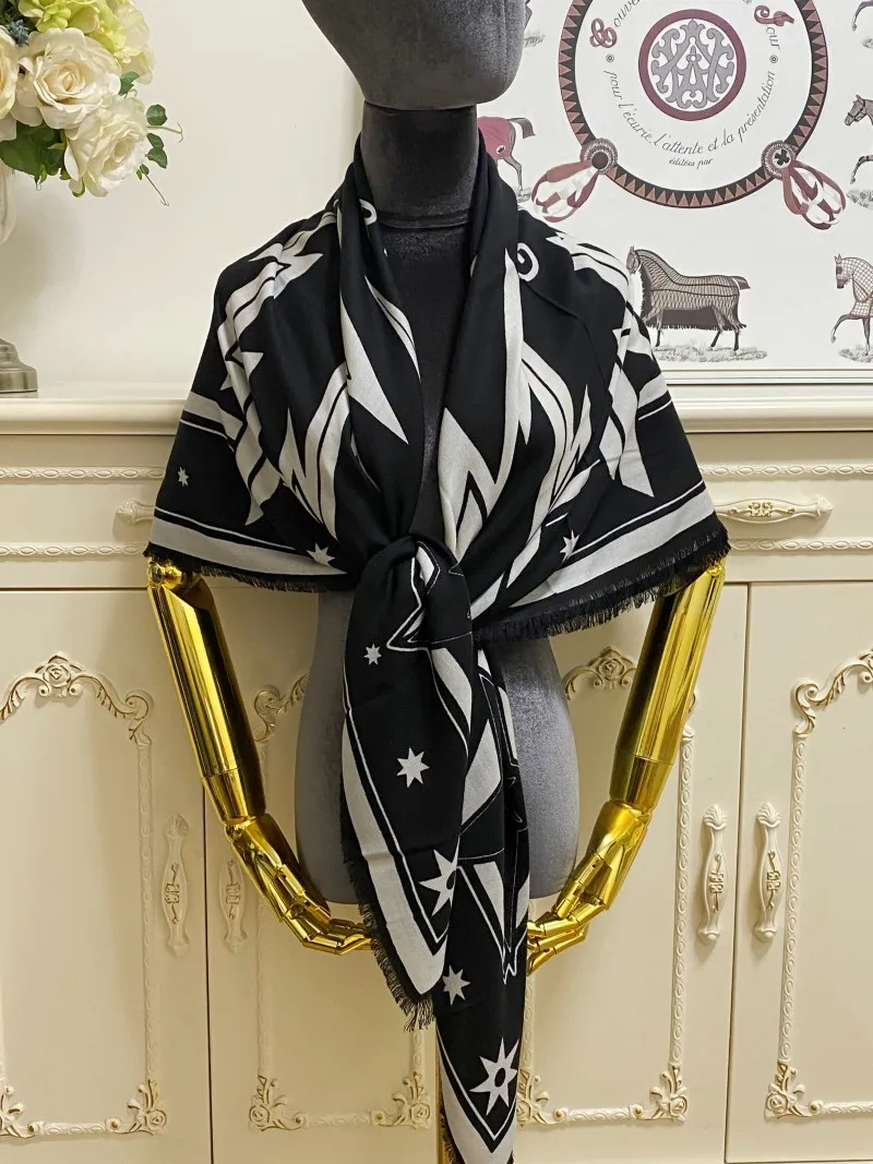 Sciarpa di seta Twill di lusso donna 2021 sciarpa quadrata di seta di fascia alta blu scialle 90 a doppio uso  200000297