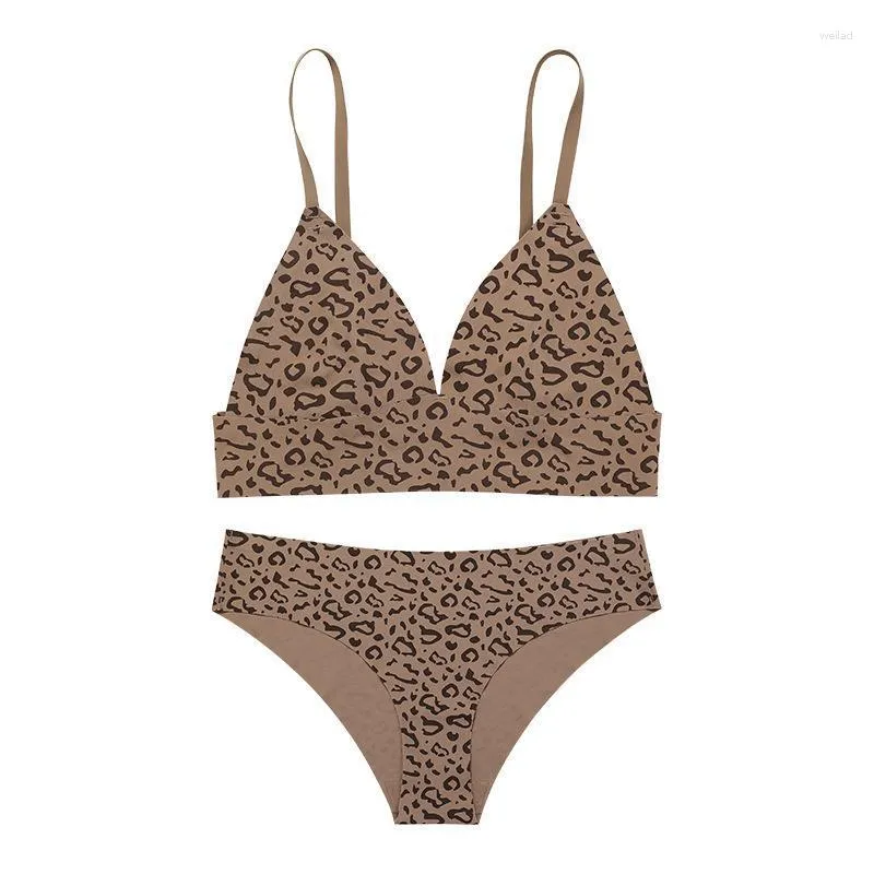 Bras European American Womens Sexy Leopard Seamless Ice Silk Lingerie Set  Plus Size Non Wire Bra Adjustable Straps Beautiful Back From 15,94 €