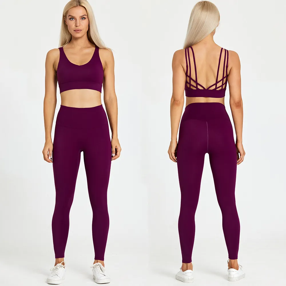 Strój jogi niestandardowy hi chmur 2 -częściowe zestawy damskie stroje damskie szczotkowane nylon Legacy Leggingi Monarch Sports Bra Cute Active Wear Yoga Set 2307727