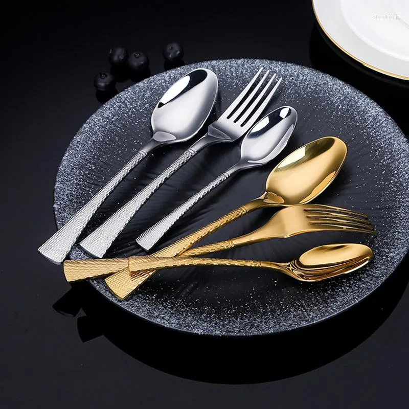 Set di stoviglie 24 pezzi Set placcato oro Coltello forchetta posate in acciaio inossidabile Posate nere per 6 persone Goccia