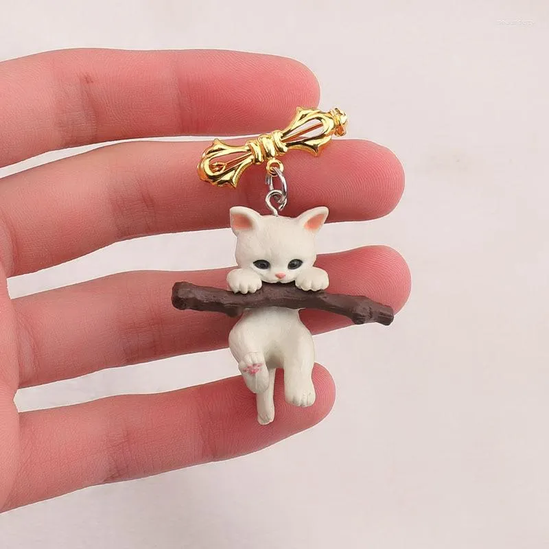 Brosches söt japansk kramgren kattunge tecknad brosch tredimensionell märke för kvinnor klädväska dekoration