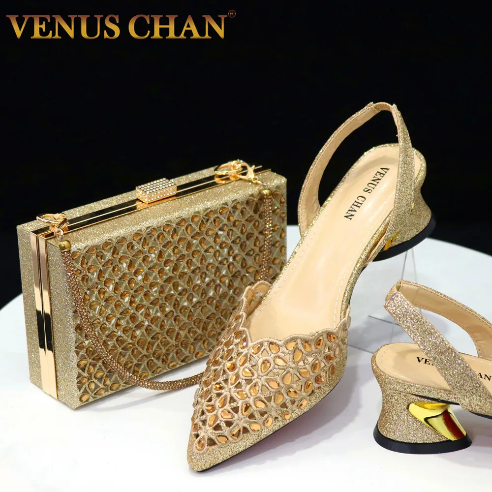 サンダルchan女性用のローヒールシューズ刺繍イタリアのデザインのゴールドカラーポイントピープピースのつま先の靴とバッグセット230726
