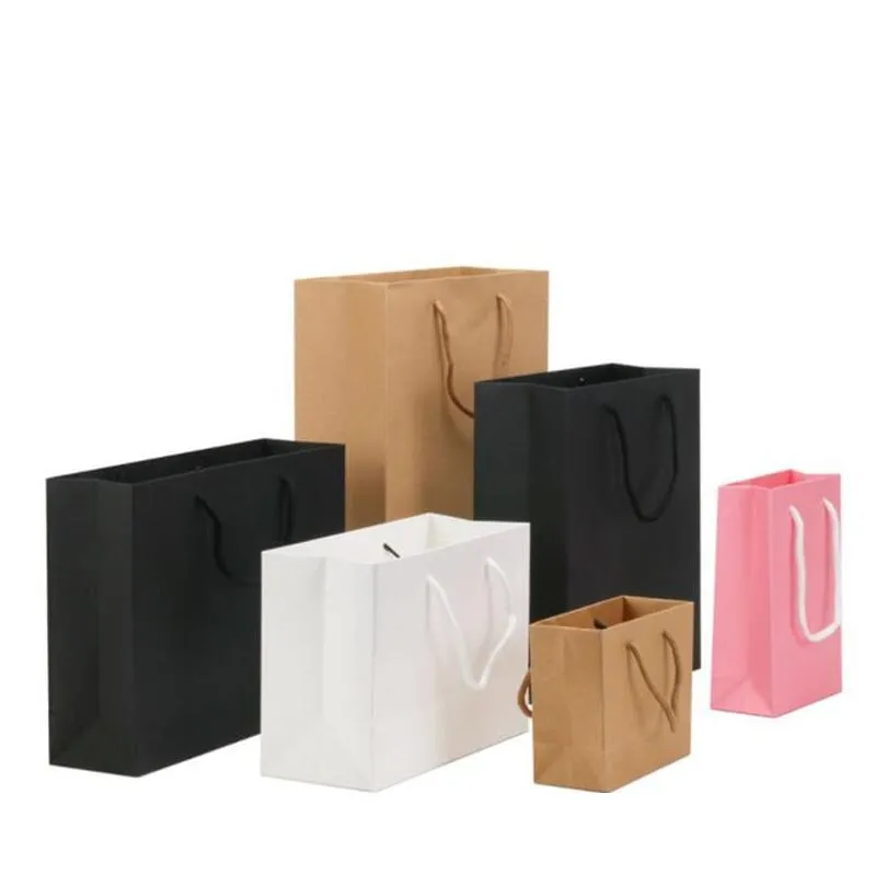 Sacchetti di imballaggio Regalo di carta con manico Nero Marrone Rosa Bianco Colori Vestiti Gioielleria Borsa Avvolgere Sacchetto riciclabile Imballaggio Drop Delive Dhlpy