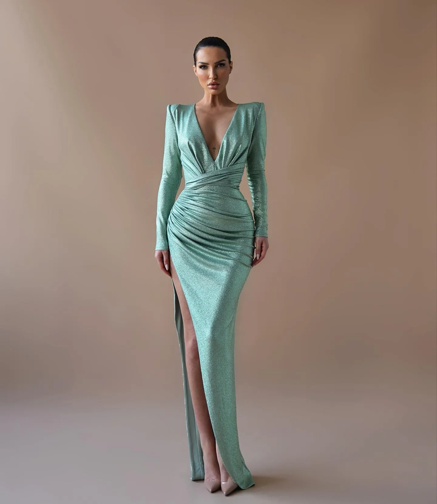 Mint Green Sequined Evening Dress V-Neck 3/4 Sleeve Sheath Column Sweep Train with Built-in Bra from Dhgate Evening Dresses - price 260.84 Mint Green Sequined Evening Dress V-Neck 3/4 Sleeve Sheath Column Sweep Train with Built-in Bra from Dhgate Evening Dresses - price 260.84