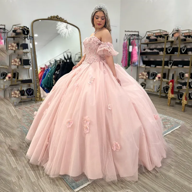 Abito da ballo rosa sexy con spalle scoperte Abito da principessa Quinceanera di 15 anni 2024 Abiti da festa di compleanno in tulle glitterato con pizzo 3D