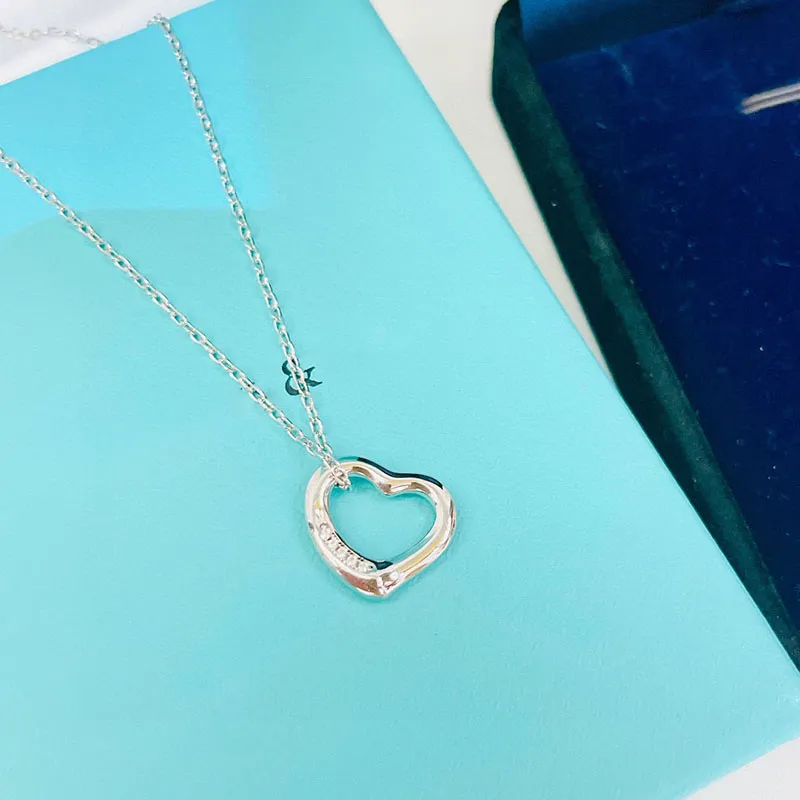 Designer Heart Chains Necklaces Women Silver Pendant Necklace for Womens Fashion Jewelry 5 Diamonds Charm Necklaces Chokers Jewlery 237272C