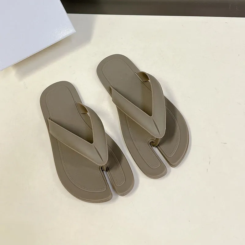 「LOOKPLE」Look V-line flip-flops ★3color Amazon.com | REDVOLUTION New Women's Rhinestone Sandals