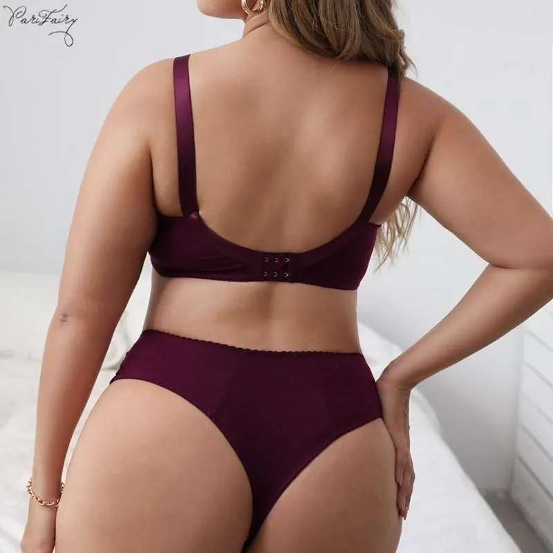 Klänning Parifairy 85D 90D 95D 100D 105D 110D Big Size Women Bh Set String Femme Sexig underkläderuppsättning Olänkande Unpadded Set -trosor och bh