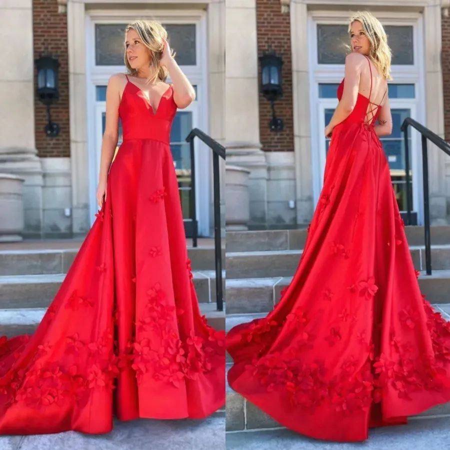 New Red 3D Appliqued Prom Dresses Senza spalline Scollo a V Una linea Abiti da sera con perline Plus Size Sweep Train Abito formale in raso