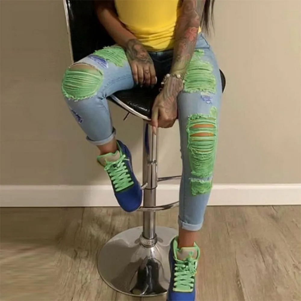 Ripped jeans shop club outfit