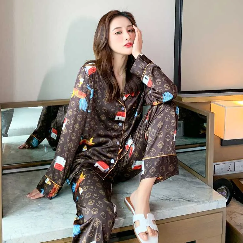 Women's Sleep Lounge Autumn Women's pajamas set Poker Pattern Sleepwear Brown Color Long-sleeved Silk Like Nightie Luxury Home Clothes Nightwear Set HKD230727