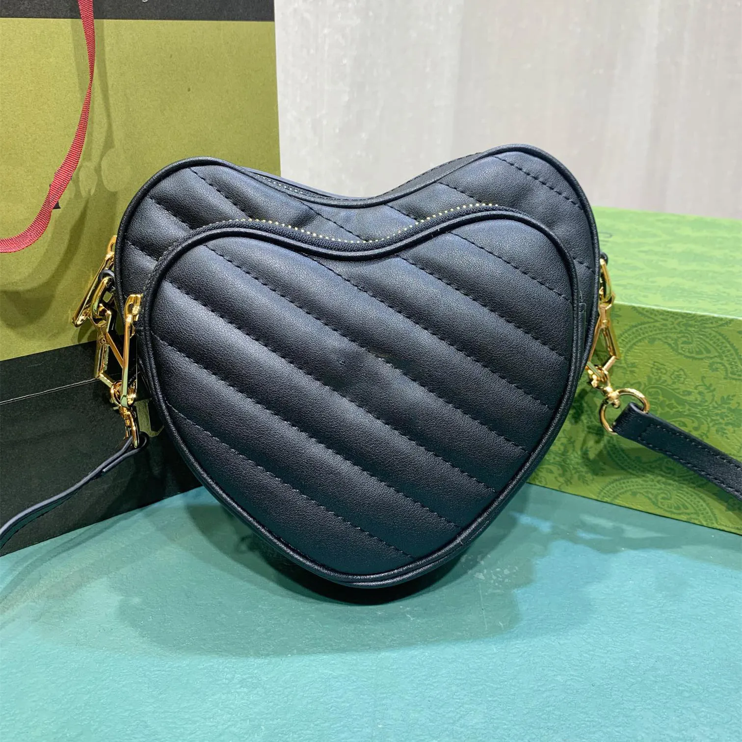 Moda INTERLOCKING MINI BORSA A SPALLA A CUORE Borsa da donna di design Borsa a tracolla di marca di lusso Borsa a tracolla Borsa a tracolla