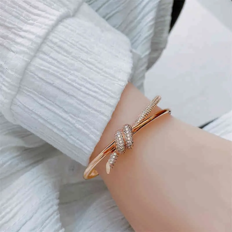 DHgate.com:18k Gold & Silver Shining Crystal Diamond Bangles DHgate.com:18k Gold & Silver Shining Crystal Diamond Bangles