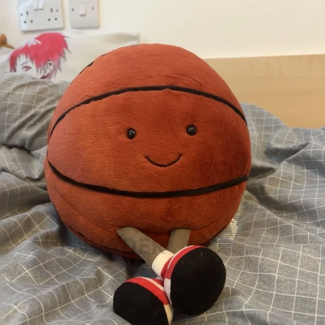 OPVXZAD Cuscino In Peluche a Tema Calcio, Peluche Giocattolo Plue Football Toy & Portachiavi Calcio, Palla Di Stoffa Peloso, Giocattolo Morbido, Regalo Per Ragazzi, 35x35 cm
