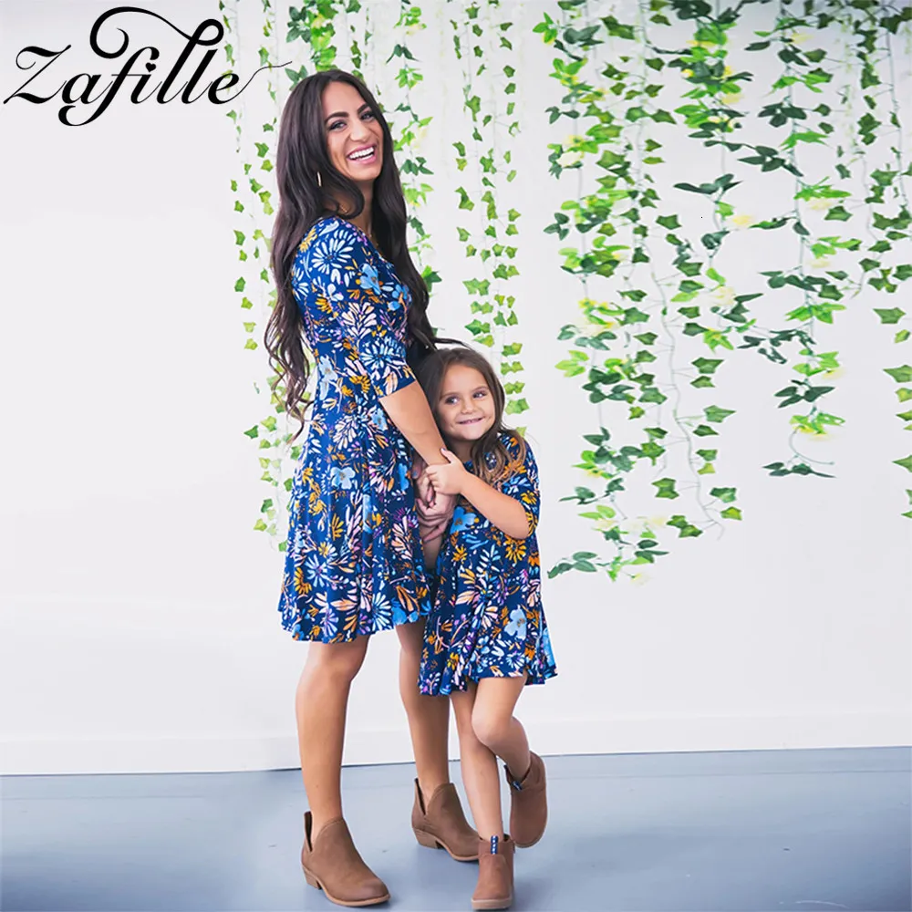 Family Matching Outfits ZAFILLE Spring Mother Daughter Clothes 2024 Blue  Character Printed Mommy and Me Dress from Dhgate Family Matching Outfits -  price 28.19