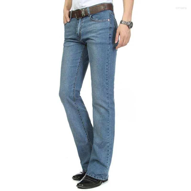 Mäns jeans för män ljusblå blossade byxor Klassisk designer storlek 26-40