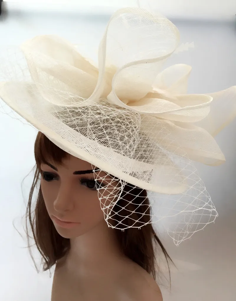 Joyería para el cabello para bodas 3 colores Sinamay Sombreros para fiestas de bodas Tocados para el cabello Mujeres elegantes Derby Ocasión Sombrerería Sombreros con velos Diademas MYQ112 230727