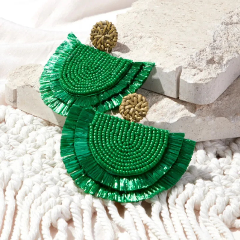 Stud Brincos de pérola Lafite artesanais de alta qualidade Brincos em forma de leque da moda boêmia adequados para acessórios de joias para festas femininas 230728