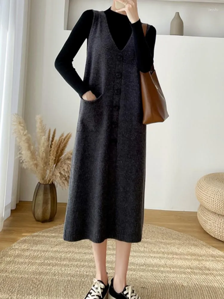 Casual Dresses Women Autumn Winter Two Piece Set Vintage V Neck Single Breasted Vest Dress Långärmad tröja Pullover Suit