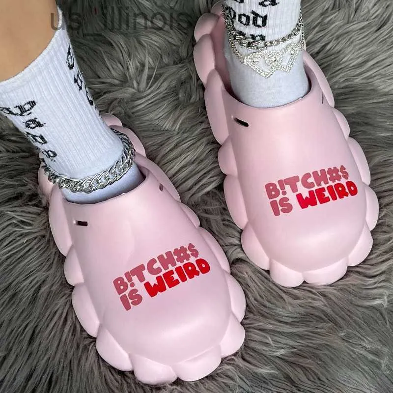 Kapcie litera drukuj platforma domowa buty dla kobiet letnie bąbelki plażowe sandały sandały na zewnątrz bez poślizgu klapki chmurowe pantofel J230728