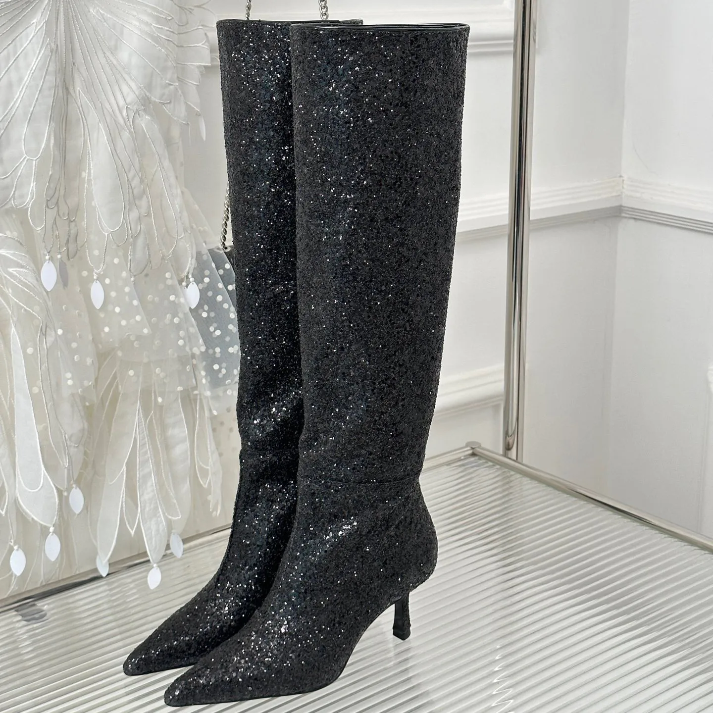 2023 Boots Nieuwste Kniehoge laarzen Designer koeienhuid doek damesschoenen cusp tenen Tweekleurige laars 35-40 Tas decoratie Glitter zilver zwart Combat Hoge hakken laars