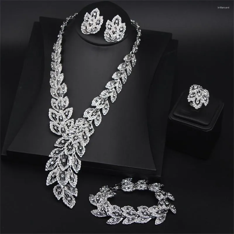 Collana Orecchini Set Charm Feather Design Crystal Choker Bracciale Orecchino Anello Gioielli di lusso 4 pezzi Regalo femminile di compleanno da sposa alla moda