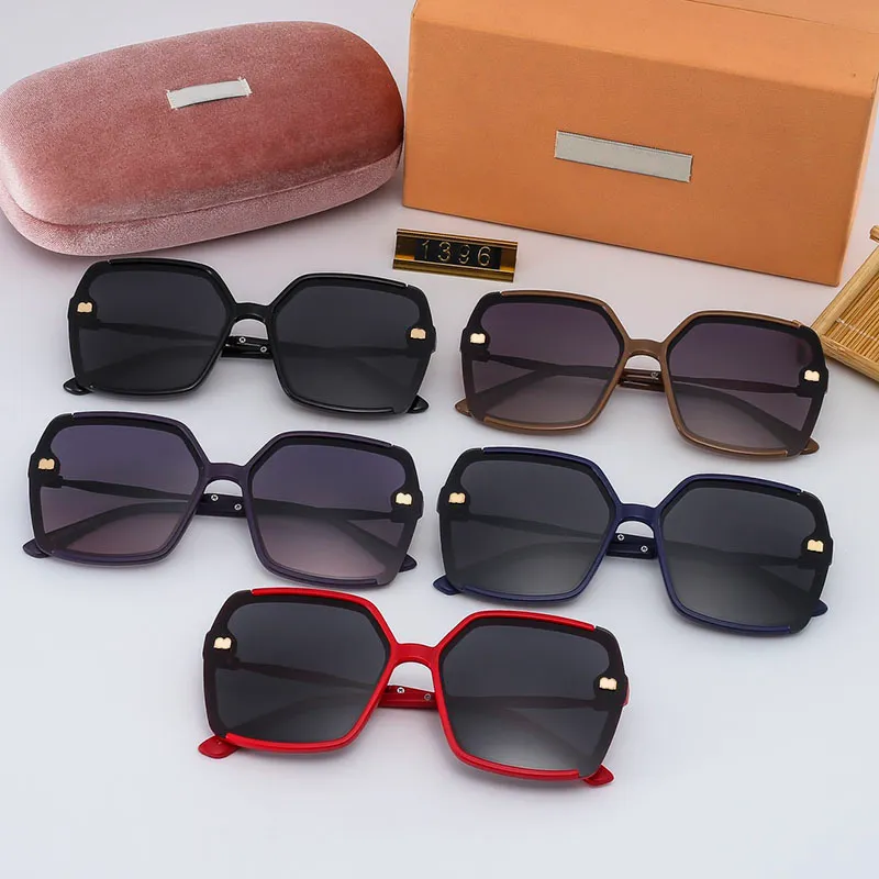 Yüksek kaliteli güneş gözlükleri lüks erkekler tasarımcı gözlükleri üst düzey gözlükler kadınlar için renkli güneş gözlükleri kutu ile düzensiz kedi gözü