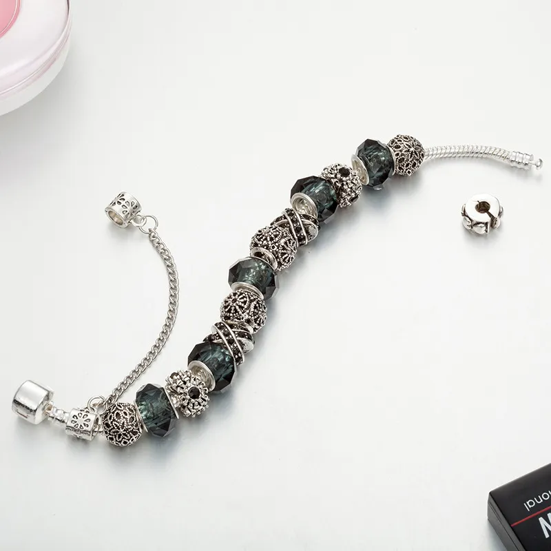 2023 New Fashion Charm Pendant Armband Armband Black Crystal Beded Armband Creative Match med Fashion Magazine