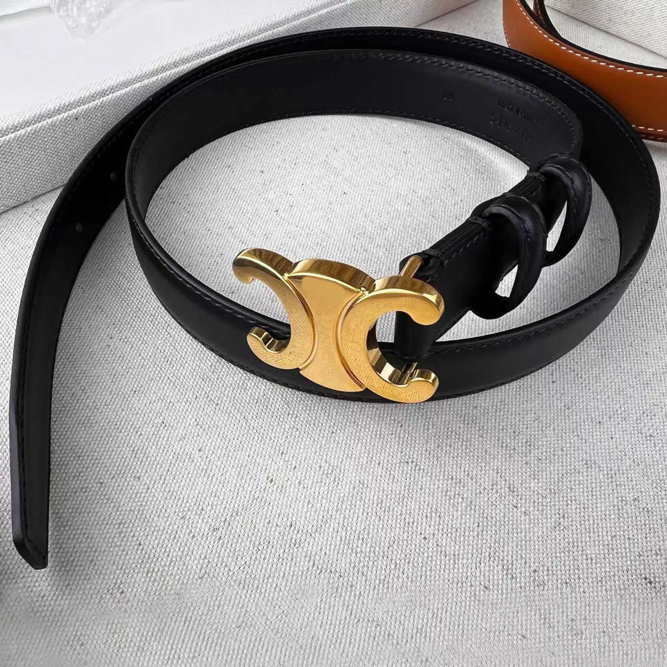 Luxury Leather Designer Belt Shiny Buckle Men Women Genuine Material 2024
