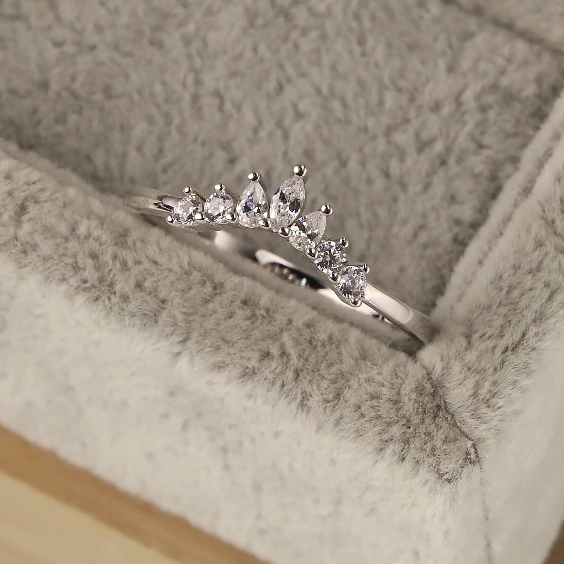 S925 Серебряное серебро простое кольцо маленькое принцесса корона кольцо сень маленькое свежее кольцо кольцо личности личности