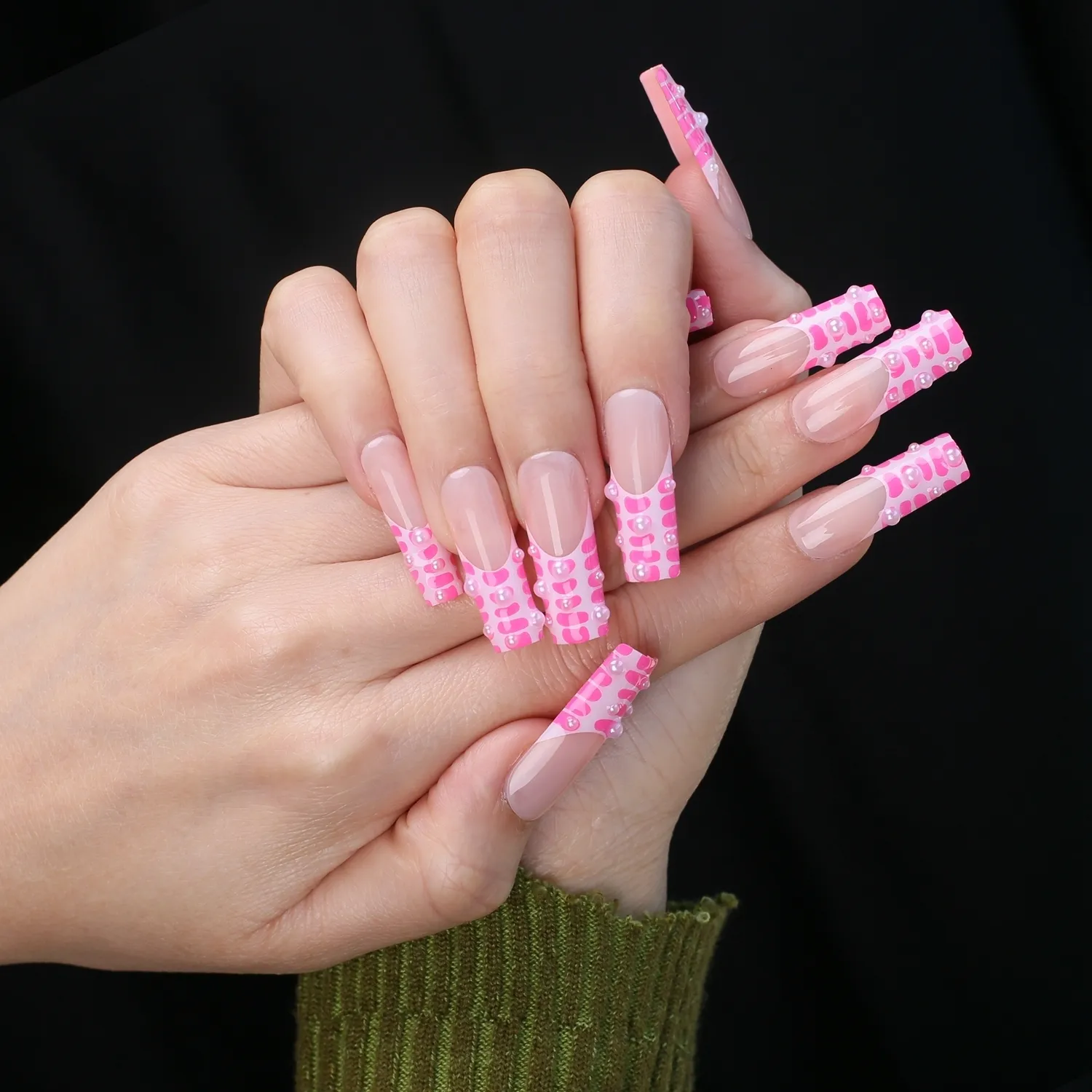 Kunstnagels Naakte achtergrond op de tips om roze print French Pearl cryst acrylnagels nake square Salo nep nagel 230728 te creëren