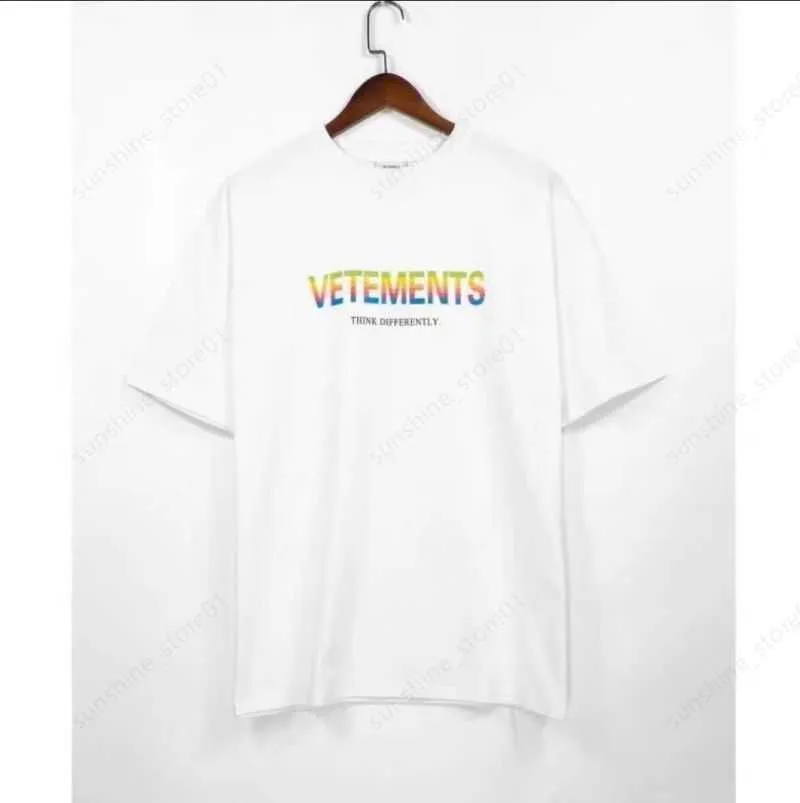 Męskie t-shirty Vetements i wciąż bez randki Modne T Shirt Mężczyźni 11 World Vetements Women Bawełniane koszulki VTM Vintage krótkie rękaw L39