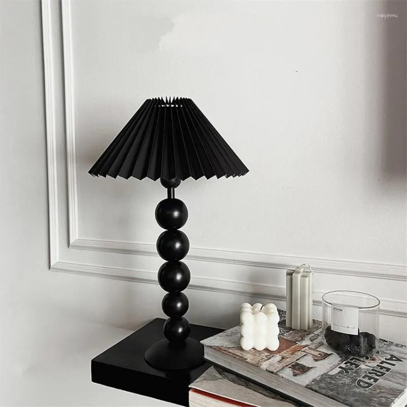 Modern Nordic Black Vintage Black Modern Lamp For Study, Bedroom, Living Room, And Bedside ...
