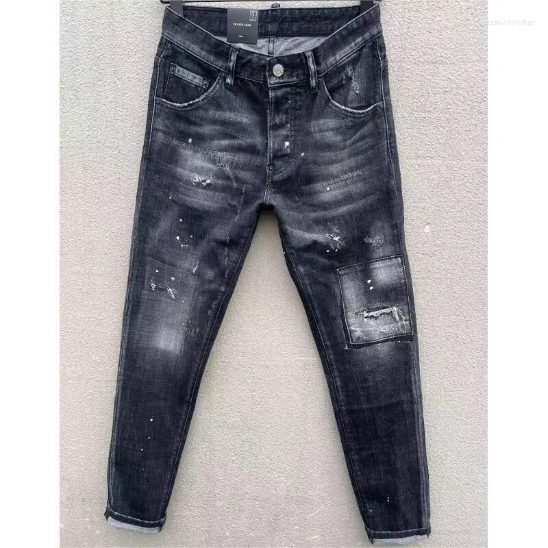 Jeans da uomo Fashion High Street Hole Spray Painted Trendy MotoBiker Pantaloni in tessuto denim casual C017