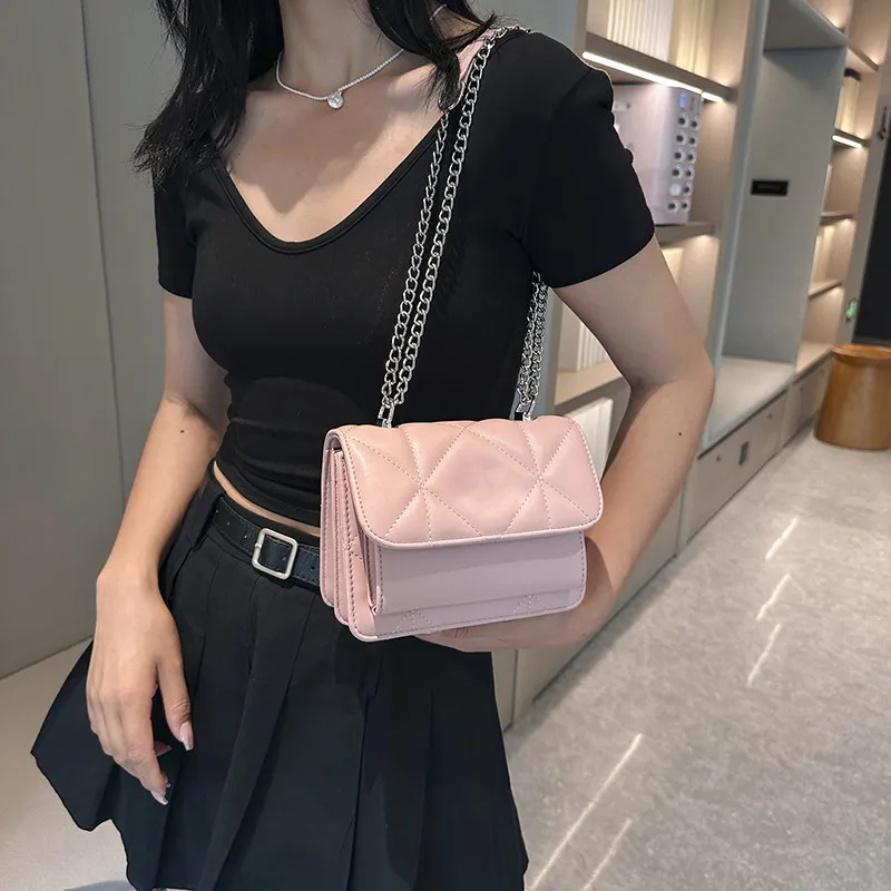 Day Packs 2023 Summer New Lingge Chain Women's handbags Fashion Versatile One Shoulder Crossbody Handheld Small Square Bag Storage Phone Bag