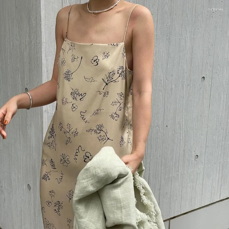 Casual Dresses Kuzuwata Japan Style Vintage Sexig Camis Soft Slim Summer Loose Floral Print Vestidos Straiight Aesthetic Female Robe