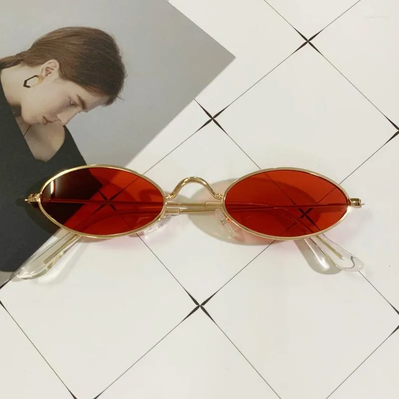 Okulary przeciwsłoneczne 1PC Kobiety Modna design styl retro metalowa mała rama Vintage Owalne Szklanki Akcesoria