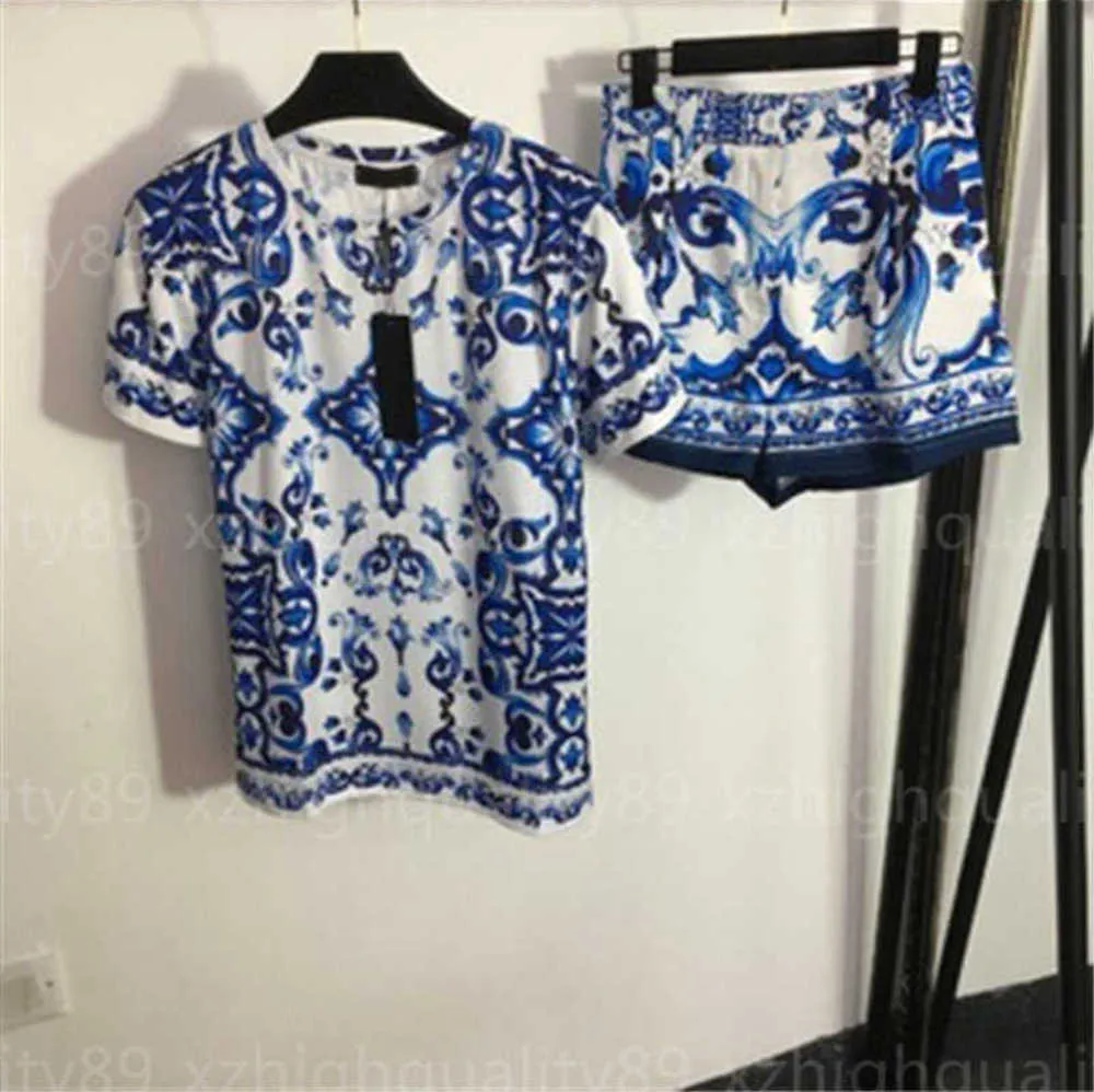 T-shirt Shorts Two Piece Set Summer Cool Suit Blue Printed Clothing Round Neck Short Sleeve Top Tshirt Comfort Slim Short Pant Women Suits Designer Sets 55