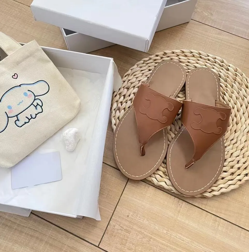 Classiche pantofole da donna Fasci piatti Flipfulli estivi Scarpe da spiaggia per esterni Slipisti in pelle Flip Flip Flops Sandali di lusso da donna