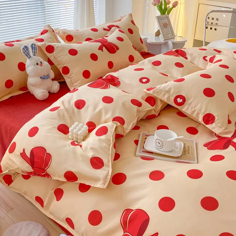 Girlish Style Cute Bedding Sets With Red Bow Pattern Includes Duvet Cover,  Pillowcase, Quilt, And King Size Blanket 220x240 And 200x200 From  Davidwesley, $29.47