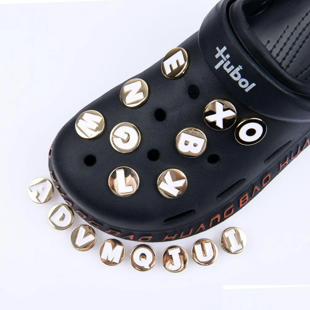 Peças de sapatos acessórios 2022 redondo personalizado designer faça você mesmo bling colorf letras de metal encantos para acessórios decoração presentes drop delivery dhukt