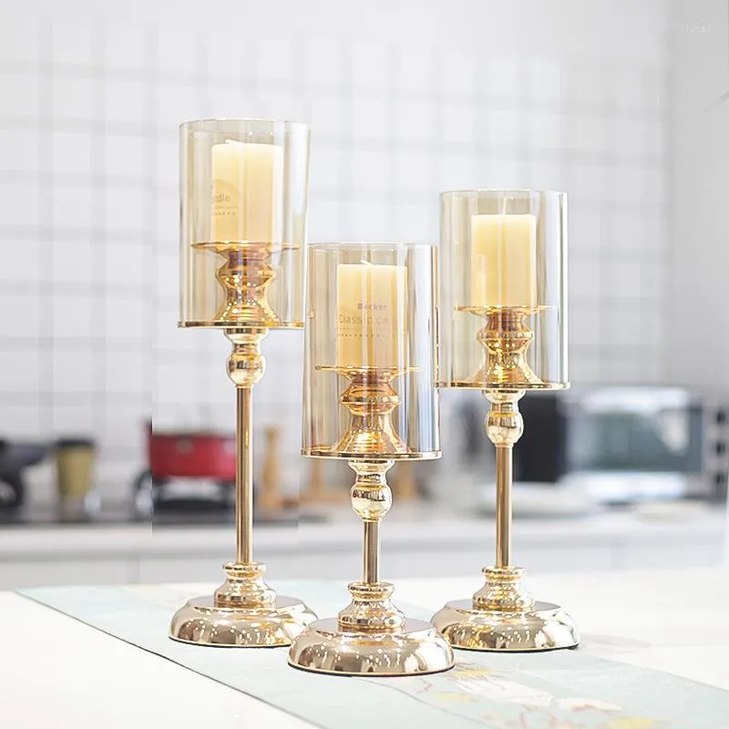 Portacandele Europeo Home Retro Cena a lume di candela Puntelli Lampada Nordic Romantico Candeliere Decorazione Luce Supporto americano di lusso