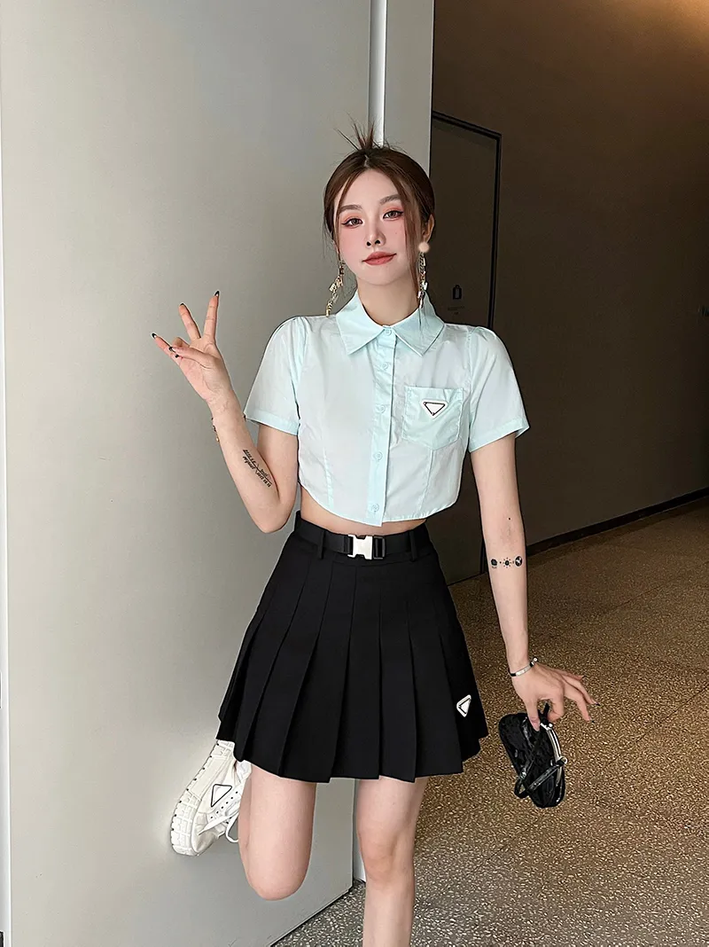 Gonne Camicia Gonna A Pieghe Abbigliamento Da Donna Nuova T Shirt Del Designer Monogramma Di Alta Qualita In Stoffa Ricamata T Shirt A Maniche Corte Con Temperamento Alla Moda Da 16 57 DHgate