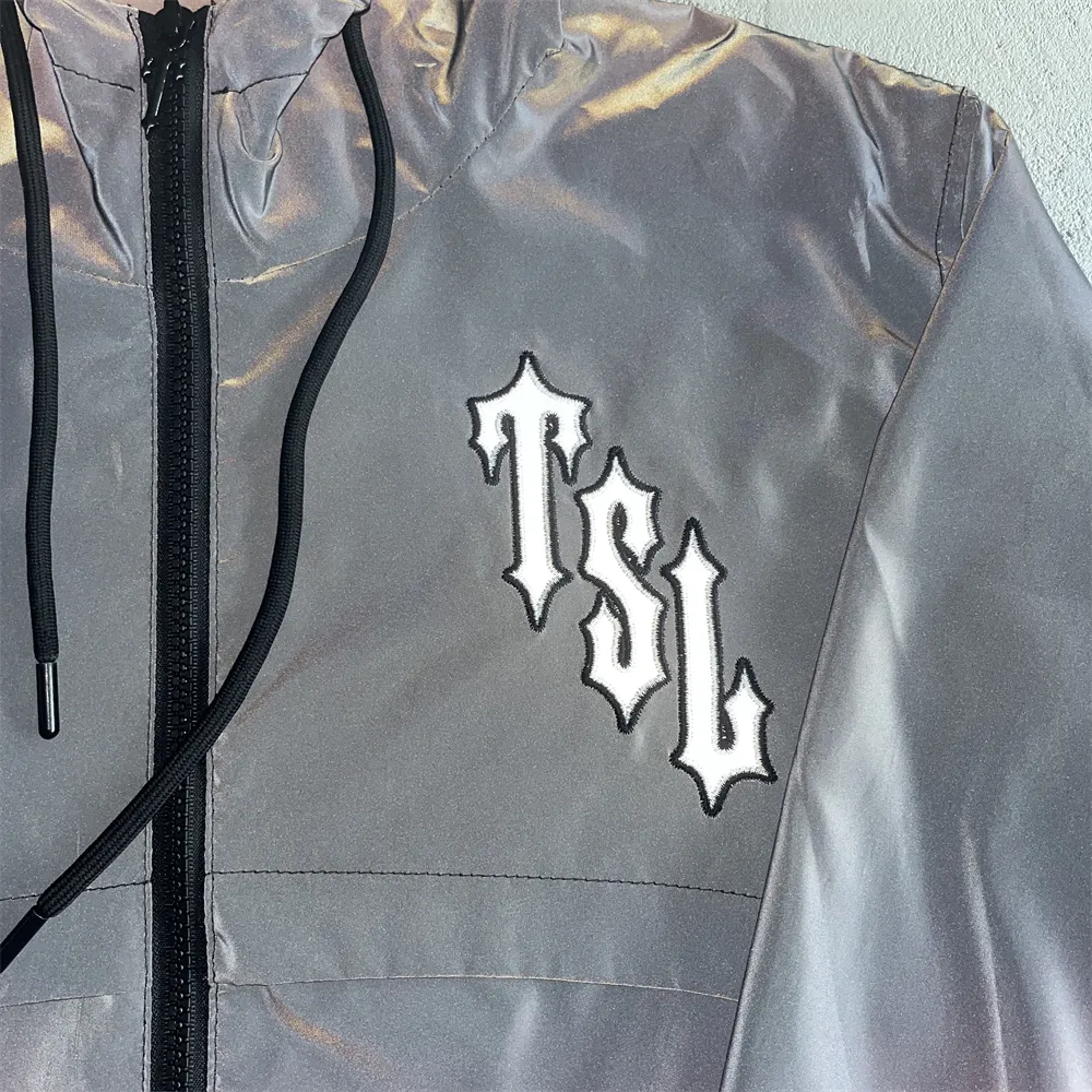 DHgate.com:2024 Trapstar Windbreaker: High Street Fashion