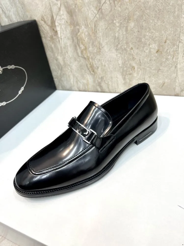 10 Model Nowe wysokiej jakości ręcznie robione buty do projektantów Oxford Luksusowe obuwie ślub Formalne włoskie gorące biuro socjalne spiczasty zamsz mokasyna