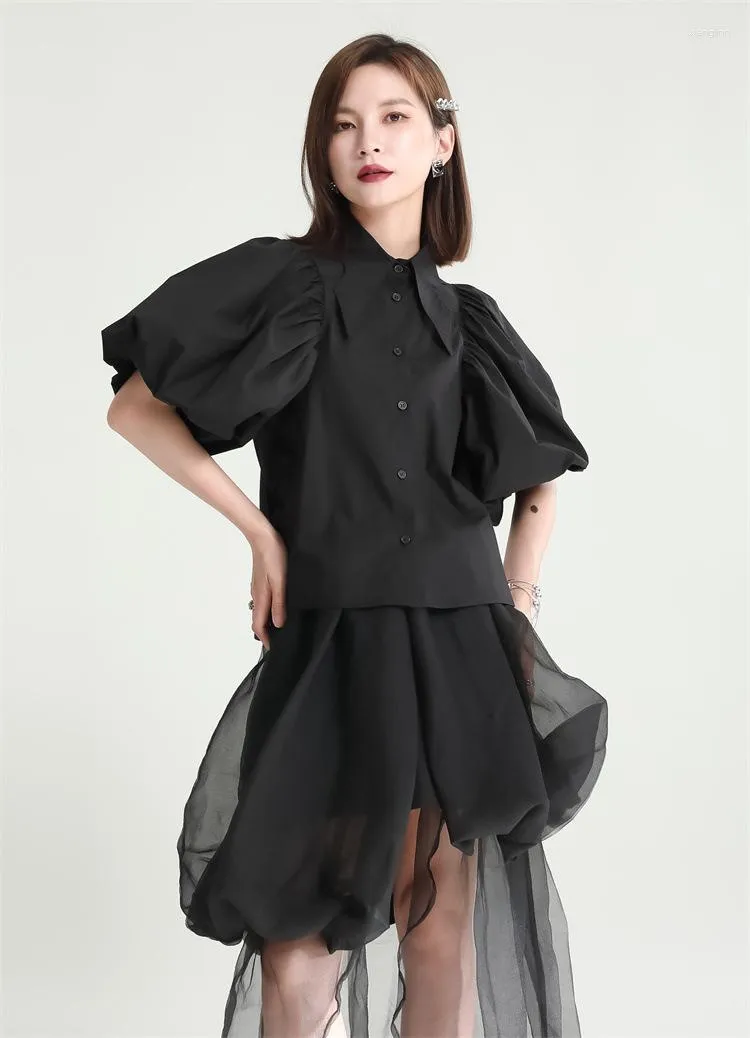 Kvinnors blusar Zhongchuang Rizhen Spring 2023 Nisch Design Puff Sleeve Wood Ear Shirt kort lång