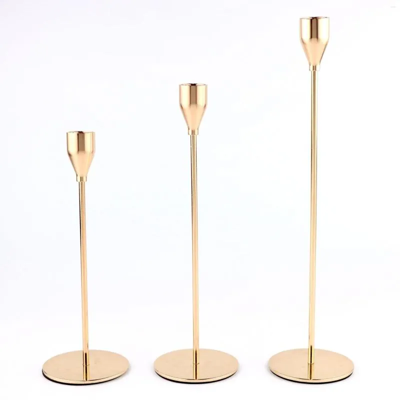 Świecowe uchwyty na świecznik prosta Złotna Puchar Żelazna Dekoracja salonu romantyczna kolacja przy świecach