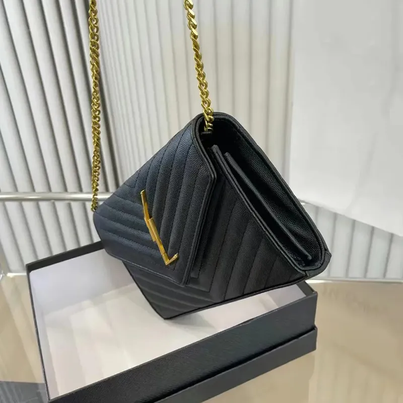 Bolsas de ombro de grife Bolsas de mão Moda feminina Corpo cruzado em forma de Y Bolsa envelope Couro de bezerro preto Clássico listras diagonais acolchoadas Correntes